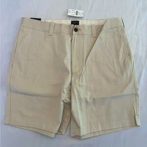 J Crew Stone (Light Khaki) Chino Stretch Shorts. 33W 7" Inseam. BRAND NEW.